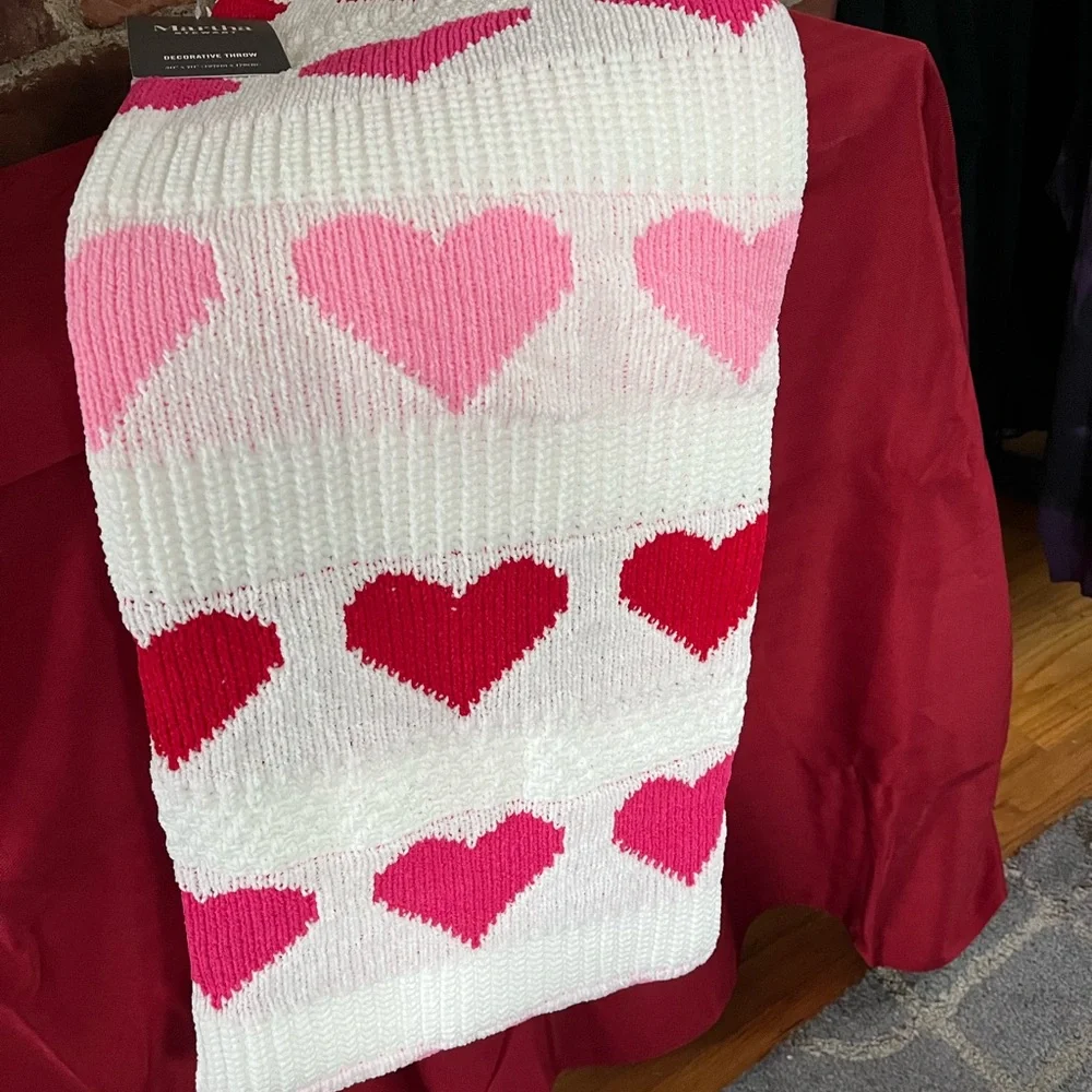 Martha Stewart decorative heart throw Ray for Valentine’s Day 50×70 new with tag